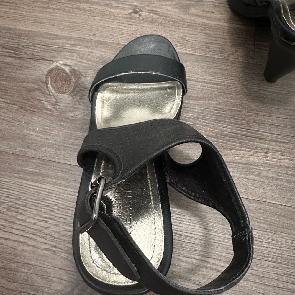 Black KENNETH COLE REACTION Ankle Strap Leather Women Shoes - Size 7.5 - Picture 5 of 14